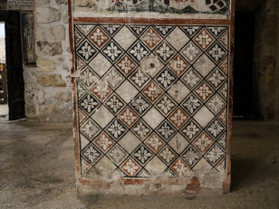 ჩრდილო-დასავლეთის ბურჯის აღმოსავლეთი წახნაგი. ქეთევან ასათიანის ფოტო, 2026 წელი. <br>
East face of the northwest tower. Photo by Ketevan Asatiani, 2026.