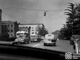 რუსთაველის  გამზირი <br>
1953 წელი <br>
შალვა გოქაძის ფოტოკოლექცია <br>

Rustaveli Avenue <br>
1953 <br>
Shalva Gokadze photo collection <br>