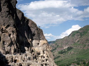 ვარძიის სამონასტრო ანსამბლი <br>
Vardzia Cave Monastery