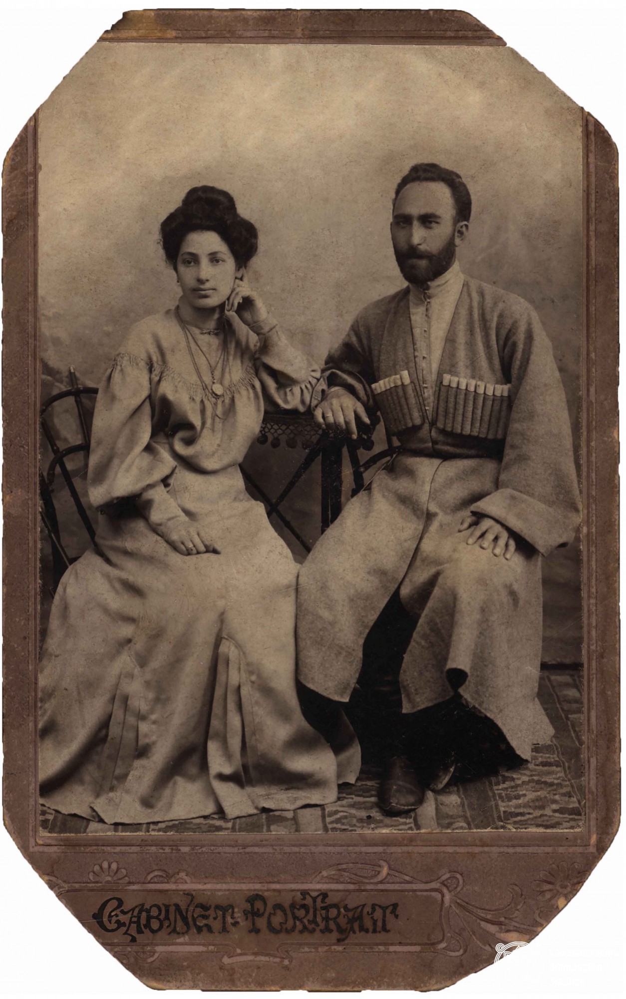 ახლადდაქორწინებულები - მარო თარხნიშვილი და დიმიტრი თარხან-მოურავი
<br>1905 წელი