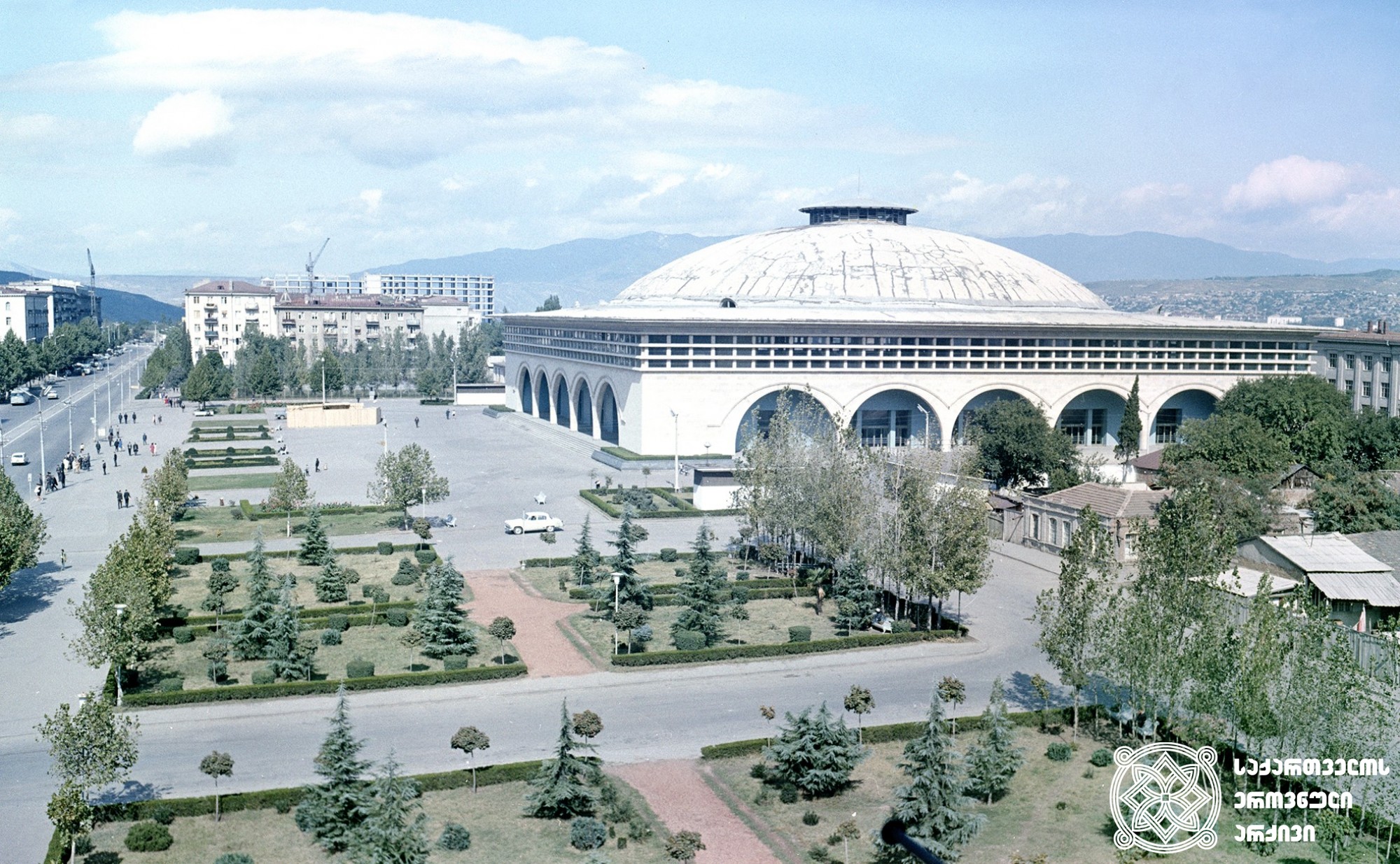 სპორტის სასახლე. თბილისი.
<br> 
საქინფორმის ფოტოქრონიკა. ფოტო: ნ. გრანოვსკი. <br>1970.
Sports Palace. Tbilisi. <br>
Sakinformi Photography Division. Photo by N. Granovski. <br>1970.