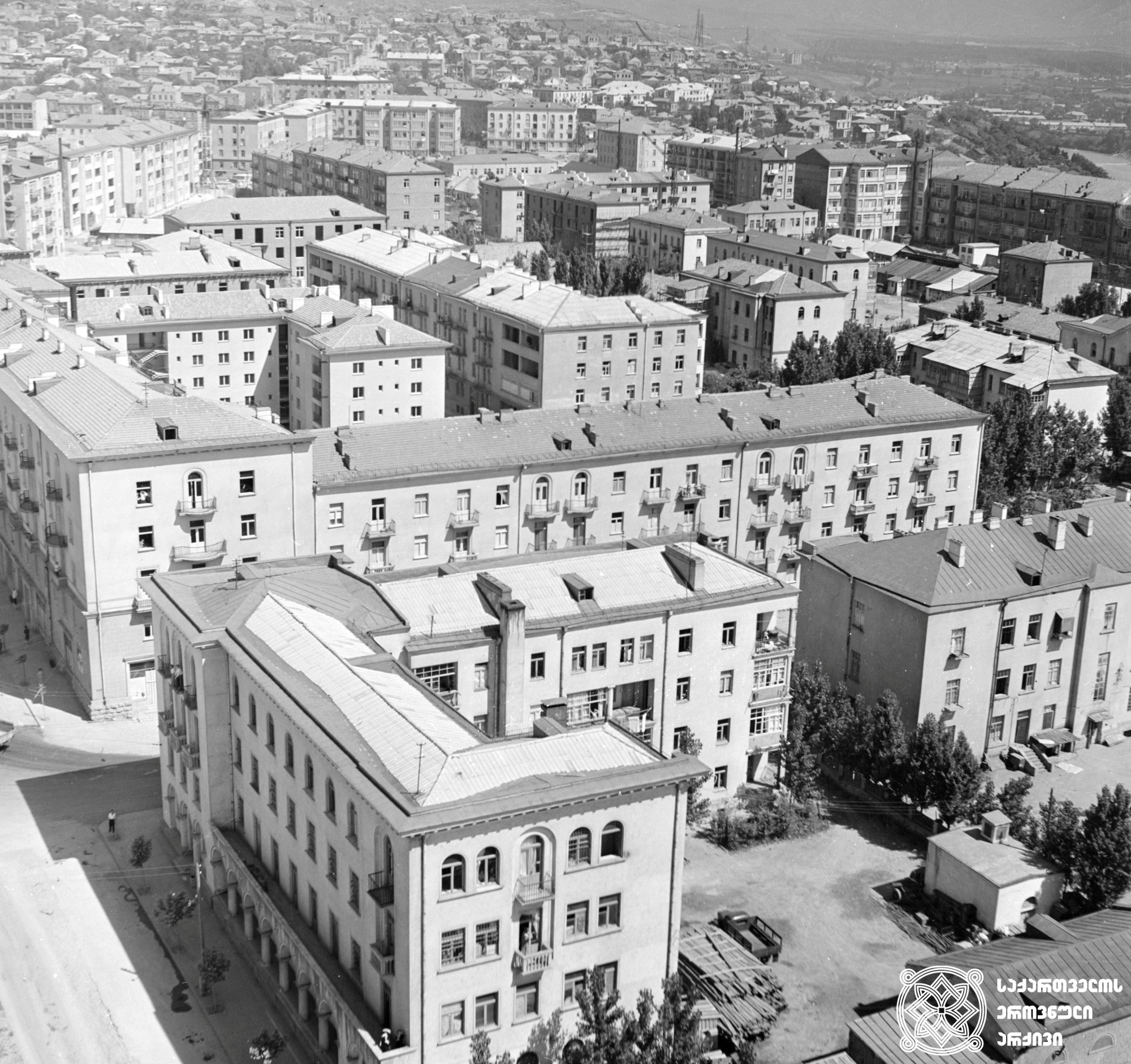 საბურთალოს მასივის საერთო ხედი. თბილისი. <br> ფოტო: სერგო ონანოვი. <br>1960. <br>
General view of Saburtalo housing. Tbilisi. <br>Photo by Sergo Onanov. <br>1960.