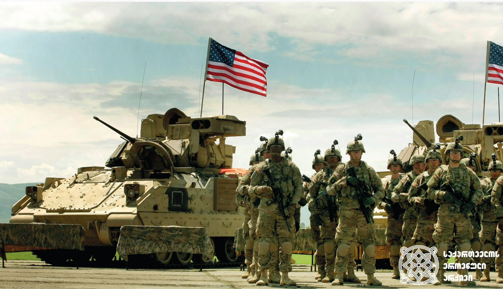 ქართულ-ამერიკული ერთობლივი სამხედრო სწავლება „ღირსეული პარტნიორი“. ვაზიანი. 2015 წლის მაისი. <br>
AP ფოტო/შახ აივაზოვი <br>
U.S. and Georgia joint military exercise “Noble Partner”. 
<br> Vaziani. May 2015.<br>
AP Photo/Shakh Aivazov