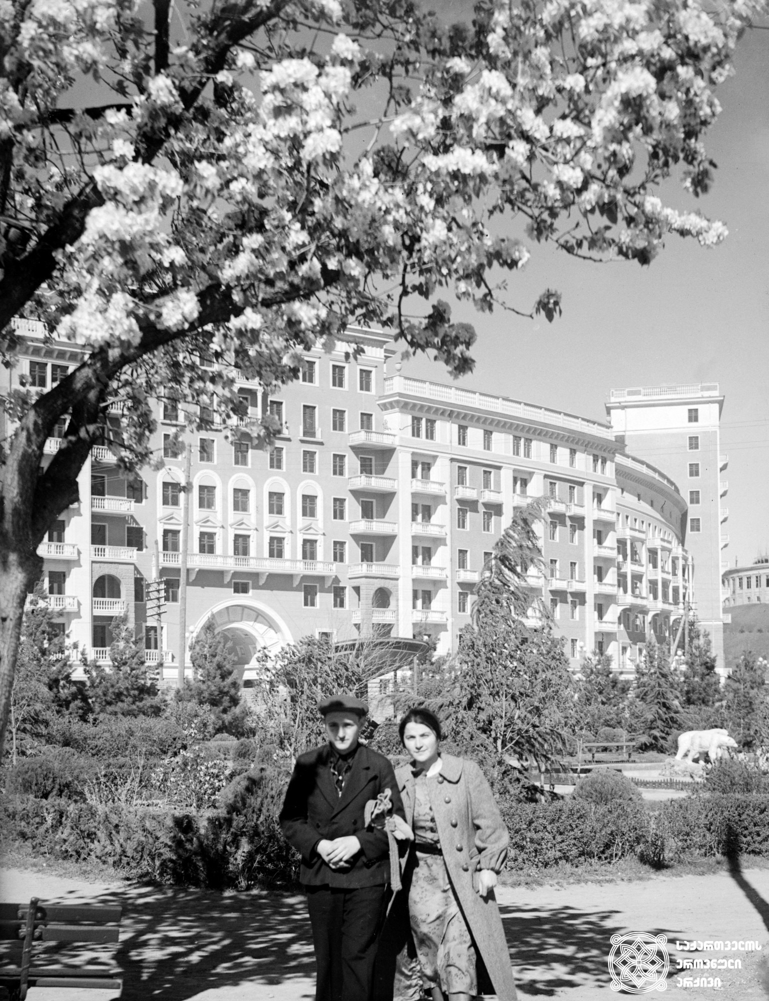 ზოოპარკი. თბილისი. <br> ფოტო: ვ. ჩერკასოვი. 1940. <br>
Zoological Garden. Tbilisi. <br> Photo by V. Cherkasov. <br>1940.
