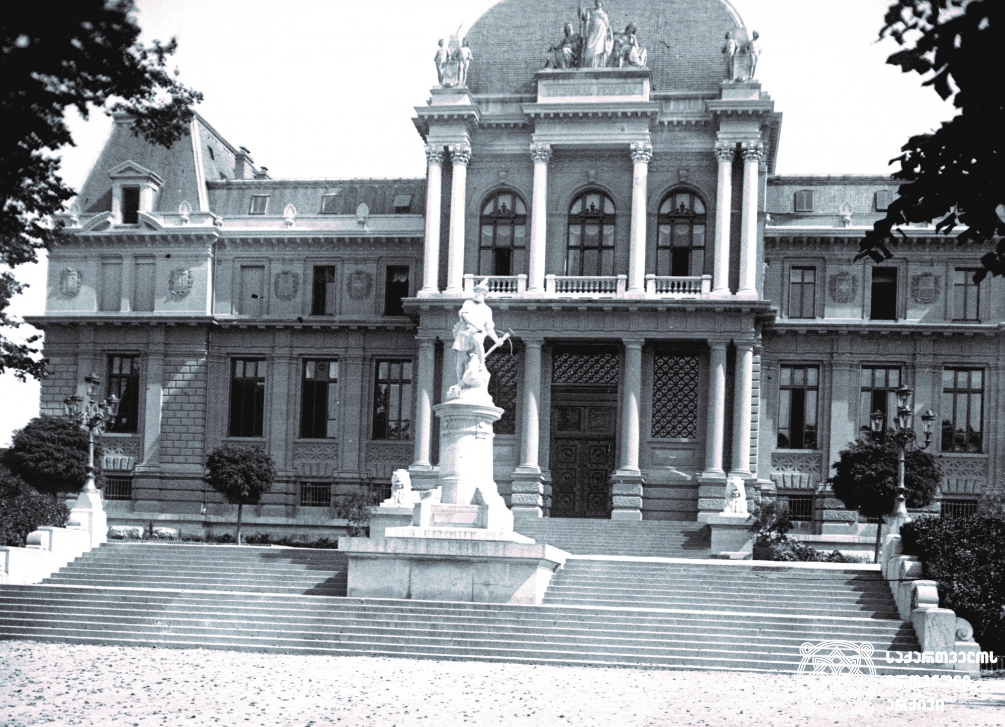 1909 წელი. შვეიცარია, ქალაქი ლოზანა. <br>
დაცულია საქართველოს ეროვნულ არქივში. <br>
1909. Switzerland, Lausanne. <br>
Preserved at the National Archives of Georgia